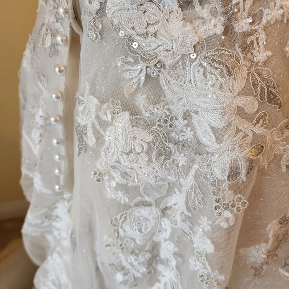 Oleg Cassini Wedding Dress Size 6 - Picture 7 of 13
